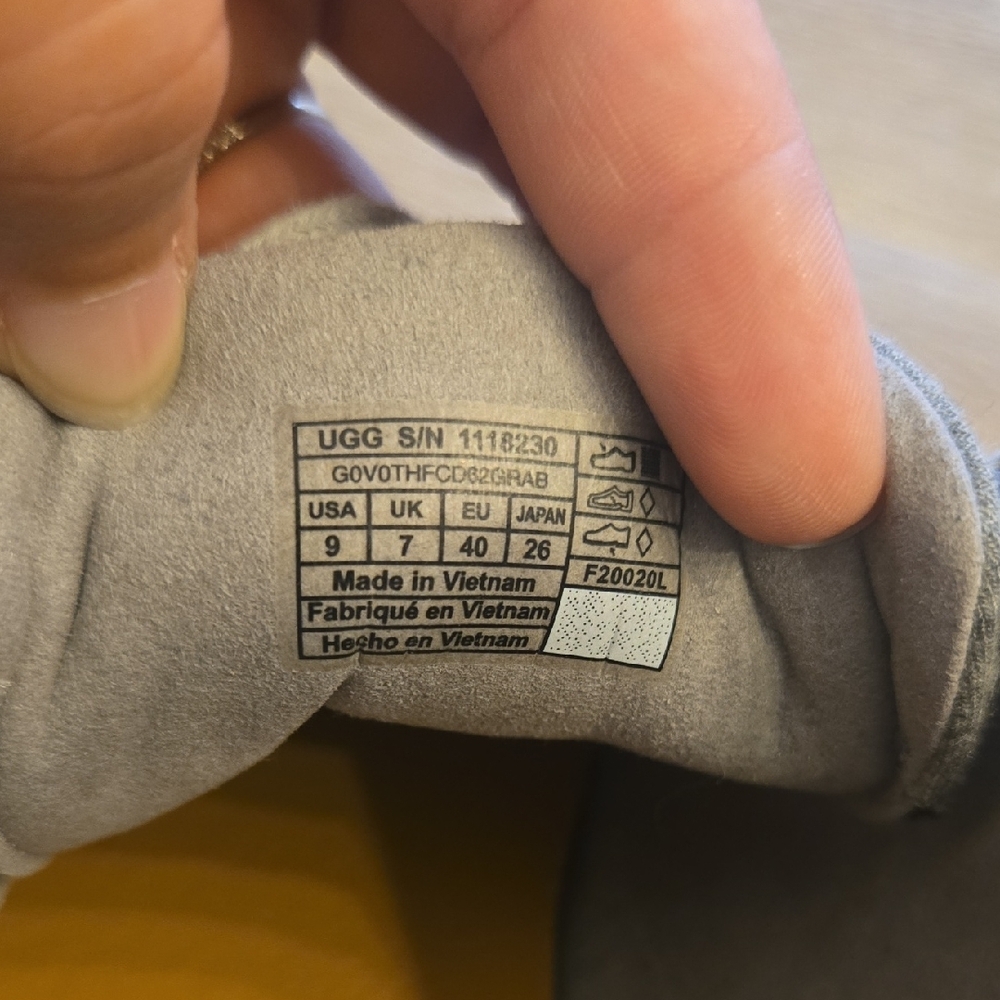 UGG Men's Light Gray Sneakers - Picture 9 of 10